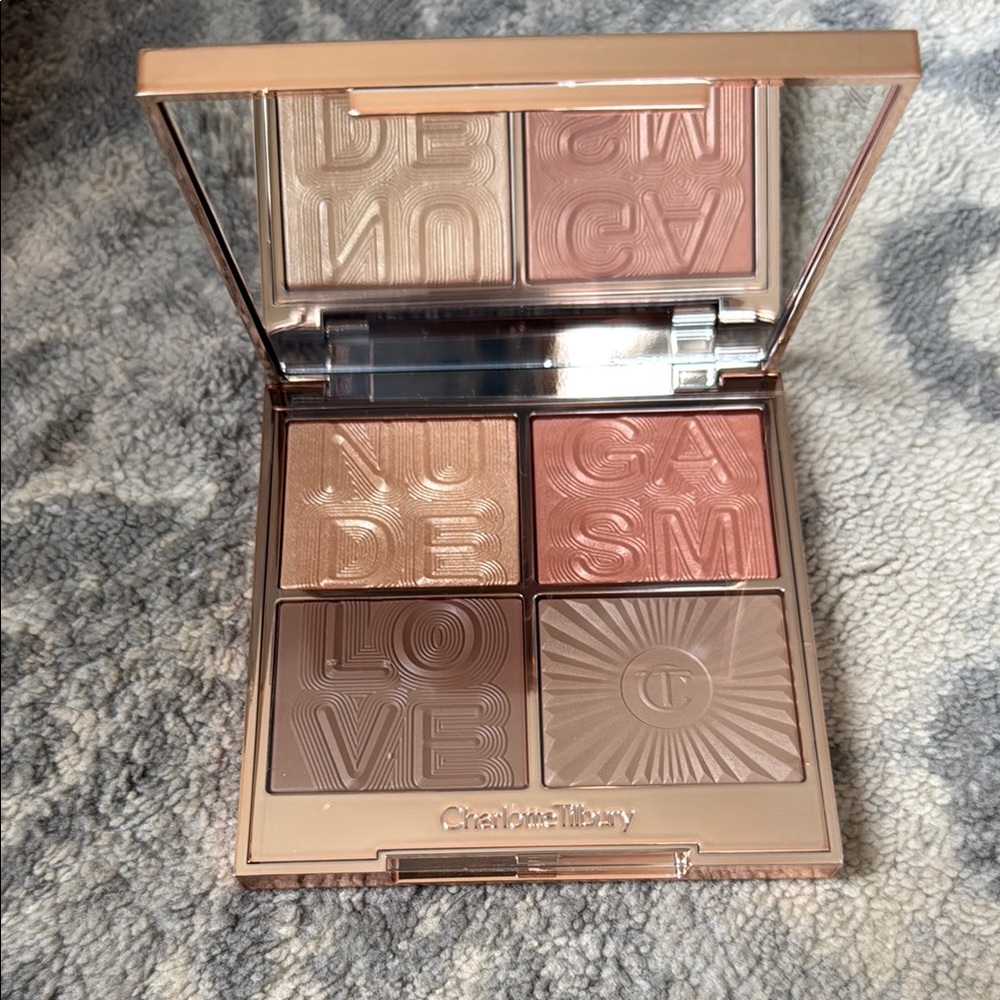Charlotte Tilbury Nudegasm Face Pallette - Picture 3 of 3